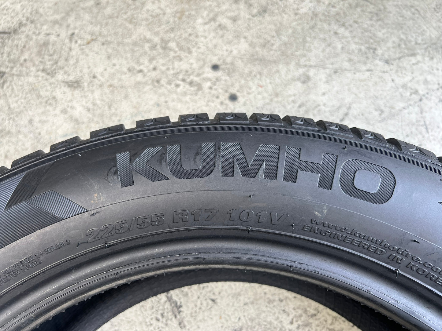 Usato: 4 Gomme 225/55R17 101V Kumho inverno 85% residui