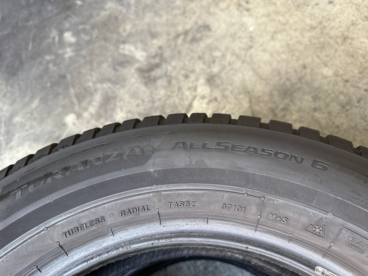 Usato: 2 Pneumatici Bridgestone Turanza All Season 6 235/65R17 108V 4 Stagioni 85% residui