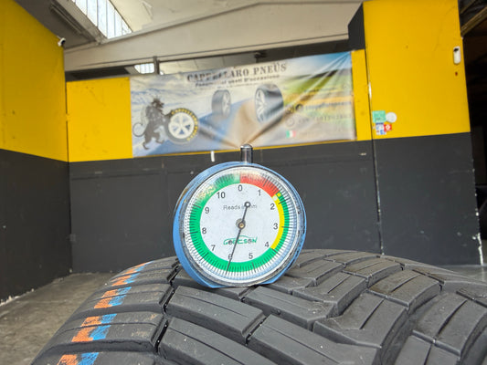 Usato: 2 Pneumatici Continental AllSeasonContact 235/65R17 108V XL 4 Stagioni 85% residui