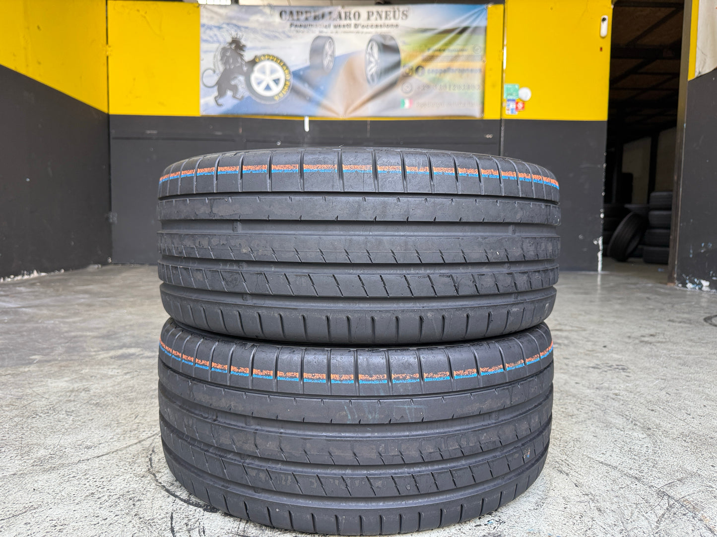 Usato: 2 Pneumatici Yokohama Advan Sport V107 245/40R19 98Y XL Estivi 95% residui