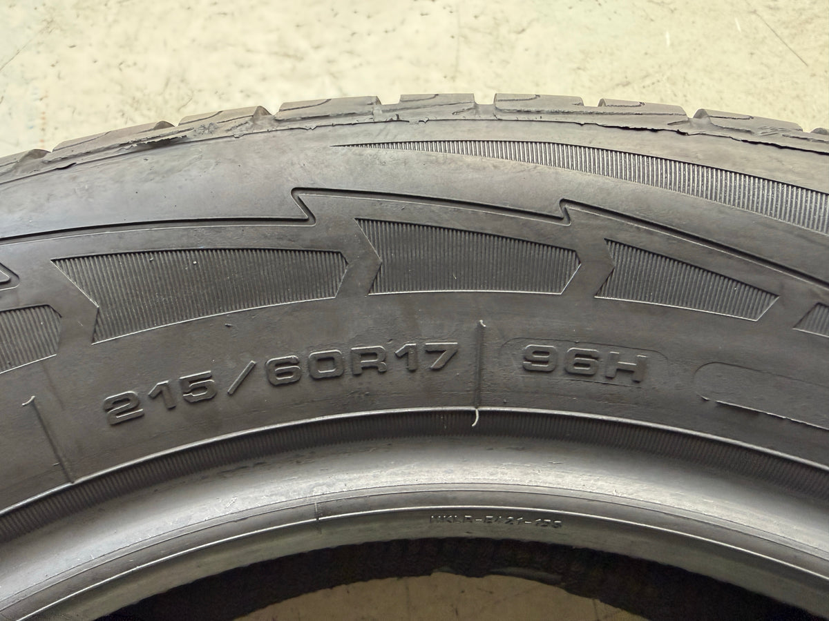 Usato: 4 Pneumatici Goodyear UltraGrip Performance SUV Gen-1 215/60R17 96H Invernali 80-90% Residui