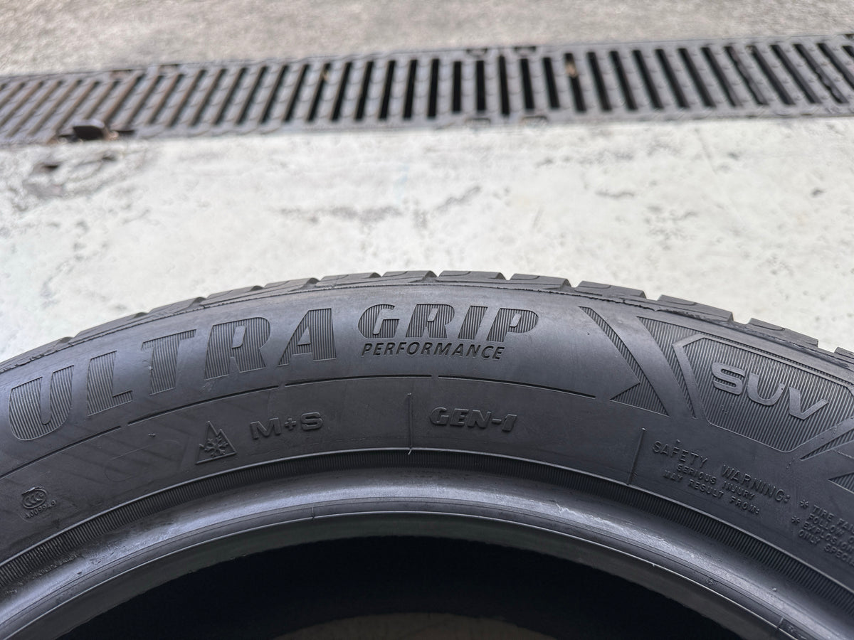 Usato: 4 Pneumatici Goodyear UltraGrip Performance SUV Gen-1 215/60R17 96H Invernali 80-90% Residui