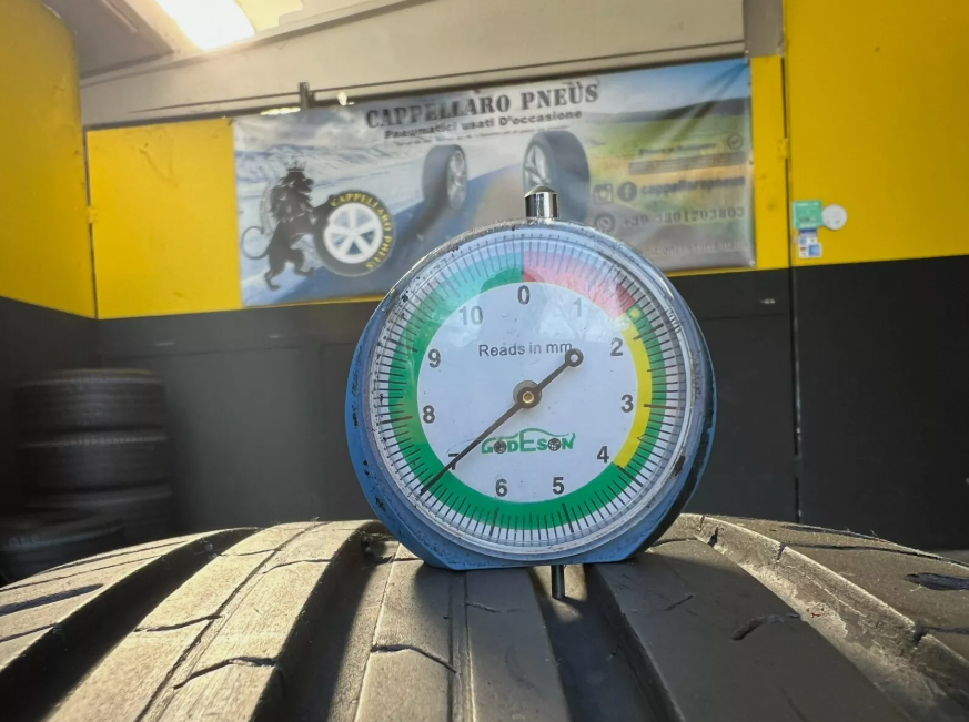 Usato: 2 Gomme 205/55R17 91V Continental estive 95% residui