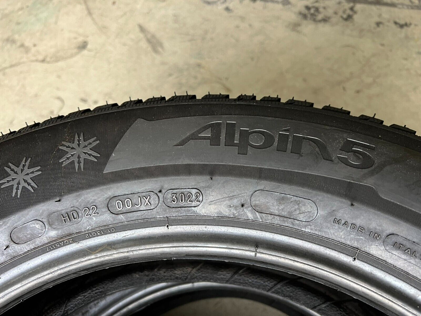 Usato: 2 Gomme 215/65R17 99H Michelin invernali 99% residui